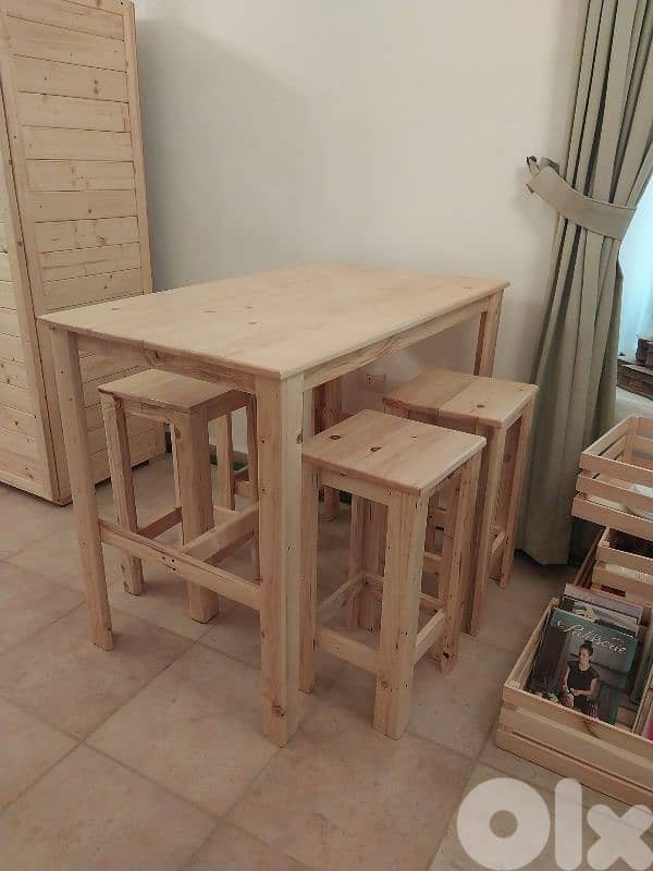 High kitchen table and four chairs 0