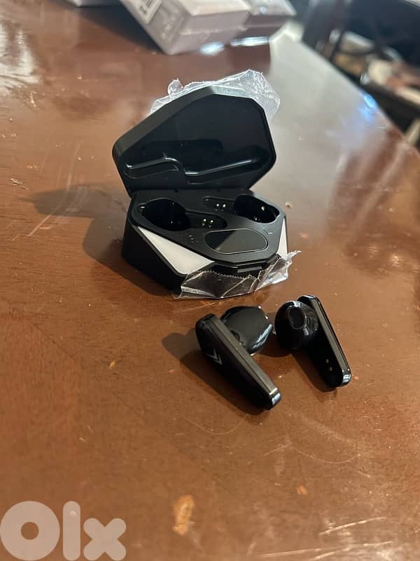 X15 - Gmaing airpods 5