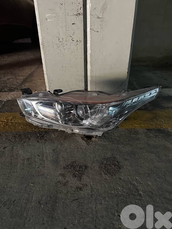 ضو امامي شمال تويوتا يارس ٢٠١٥ او ١٦ 1