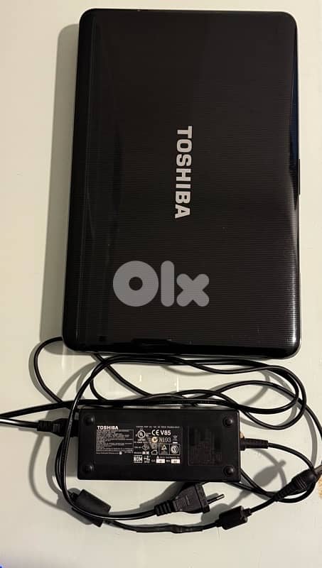 Toshiba Satellite C850 - B519 0