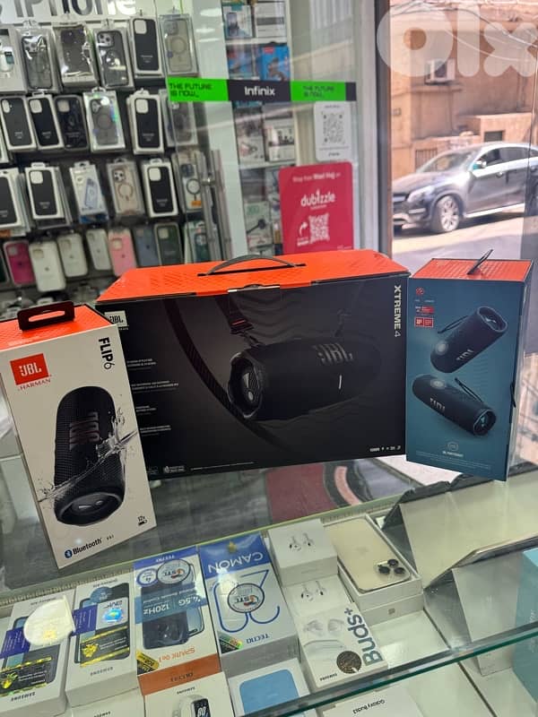 JBL speakers original XTreme 4 and flip 6 2