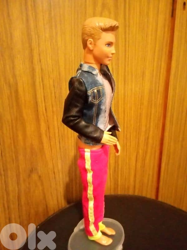 KEN FASHIONISTA -Mattel 2012 Barbie friend wearing as new doll=15$ 3