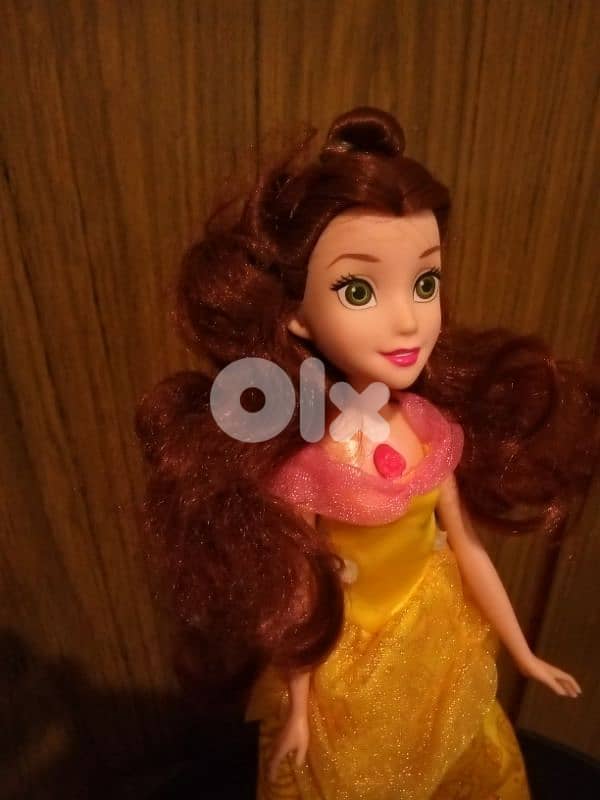 SHIMMERING SONG BELLE BEAUTY &The Beast Hasbro Musical doll=23$ 4
