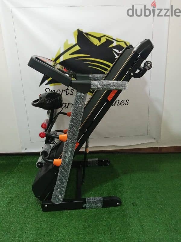 tttreadmill sports machines 2،5hp motor power, like new 1