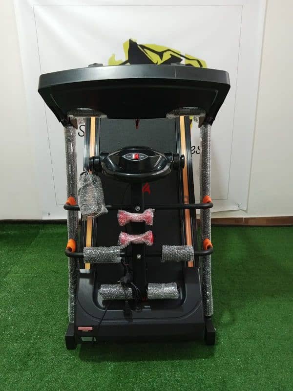 tttreadmill sports machines 2،5hp motor power, like new 6