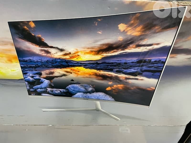4K 32” Samsung screen 0