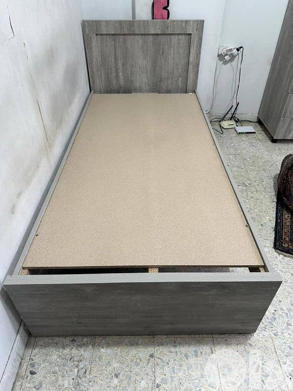 تخت مفرد مع جارور 96 سم 0