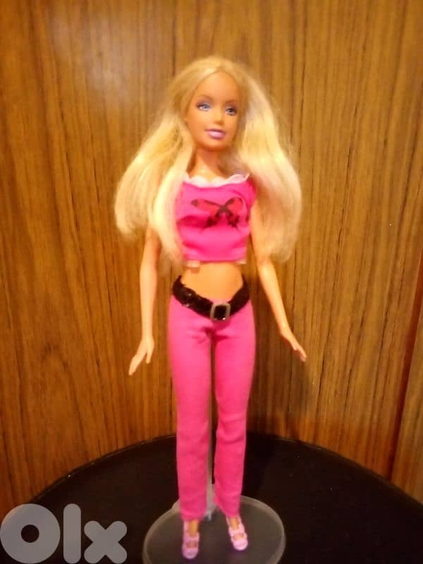 Offer: Barbie Mattel wearing still good doll 2006 bending legs=20$ 0