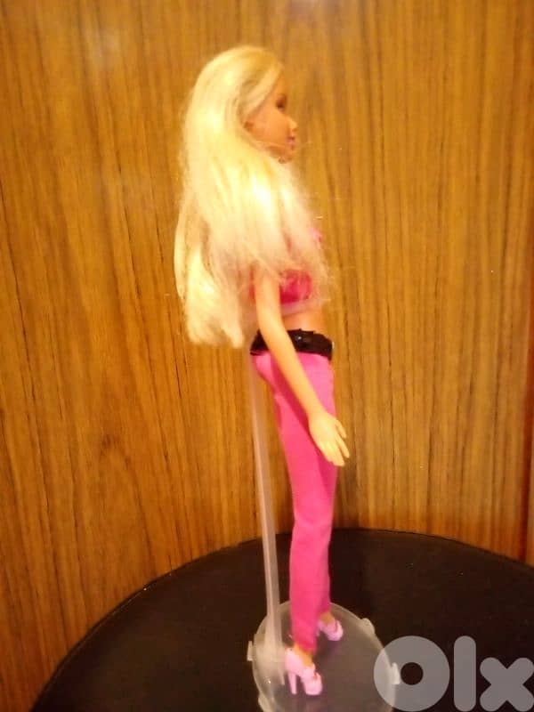 Offer: Barbie Mattel wearing still good doll 2006 bending legs=20$ 4