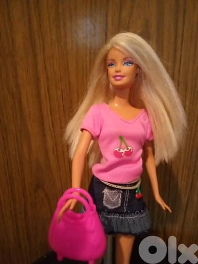 Barbie Mattel wearing As new doll bend legs+Shoes+Bag=26