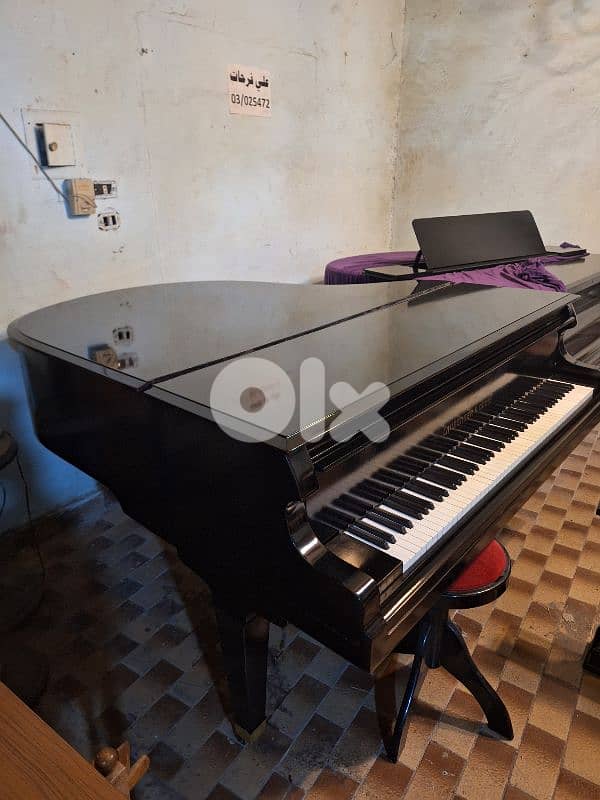 piano colour glossy black like new tuning warranty 1