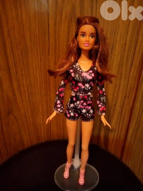 Barbie Brunette Mattel2000 wearing rare doll has bending legs+shoes=26 0