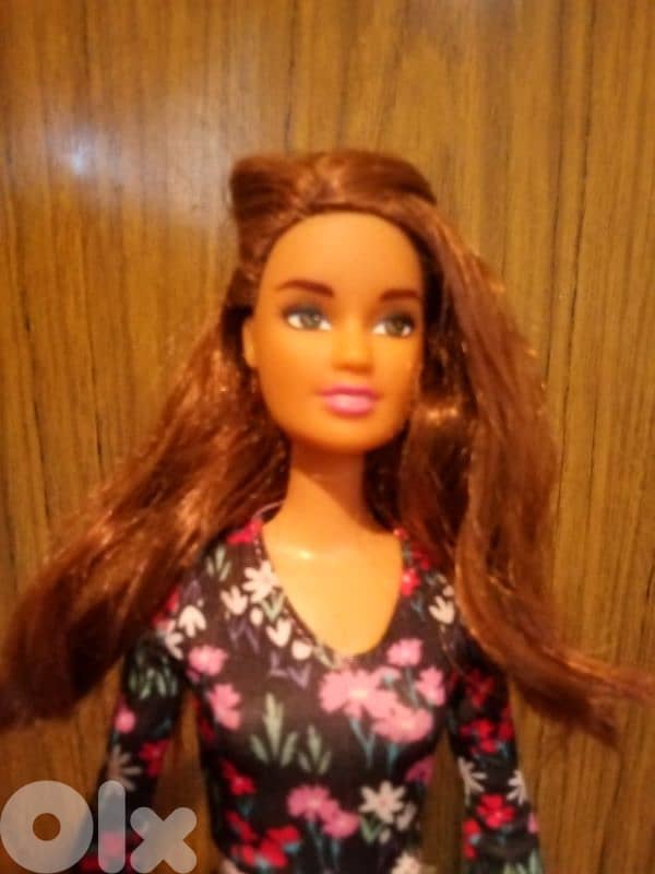Barbie Brunette Mattel2000 wearing rare doll has bending legs+shoes=26 3
