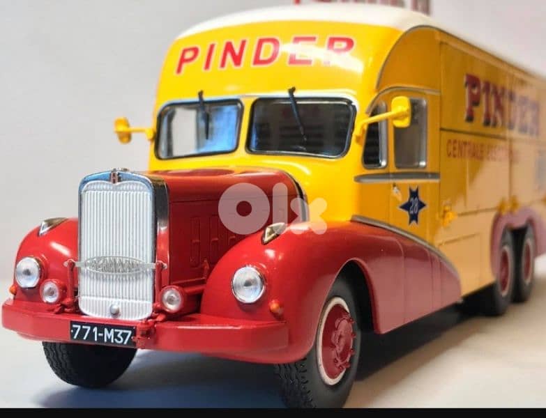 Bernard 28 Electricity supplier truck (Pinder Circus 1951) scale 1;43 2