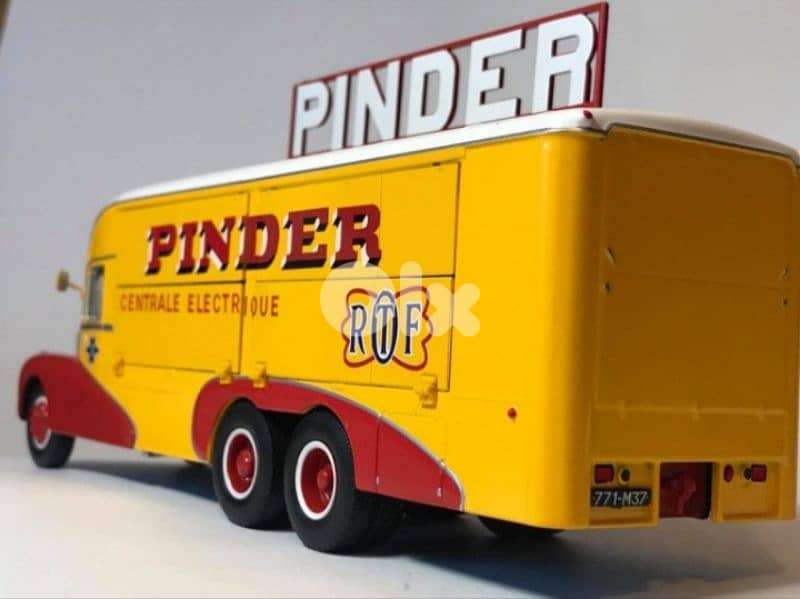 Bernard 28 Electricity supplier truck (Pinder Circus 1951) scale 1;43 4