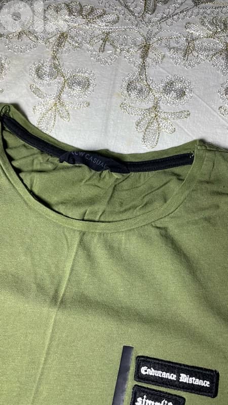 military green tshirt size small 1