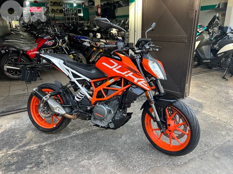 KTM DUKE 390 4