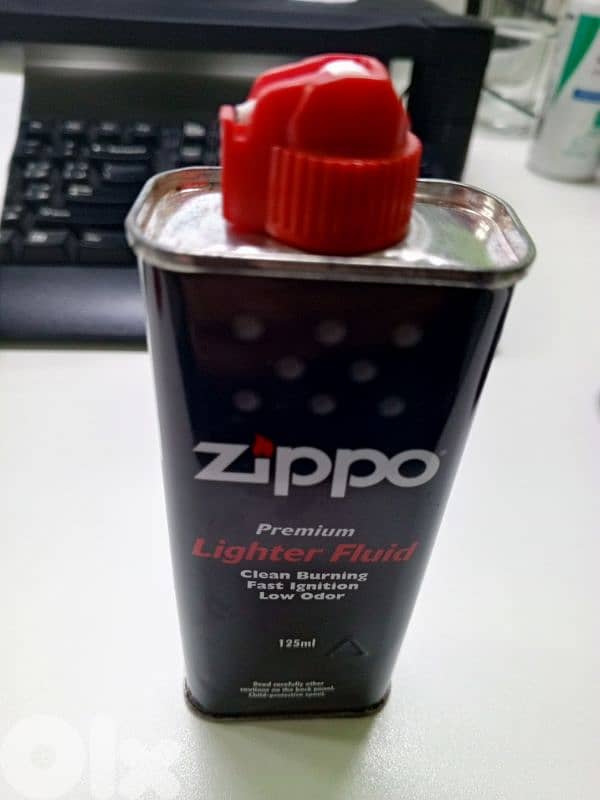 Harley Davidson Zippo Lighter with accessories for Sale. 6