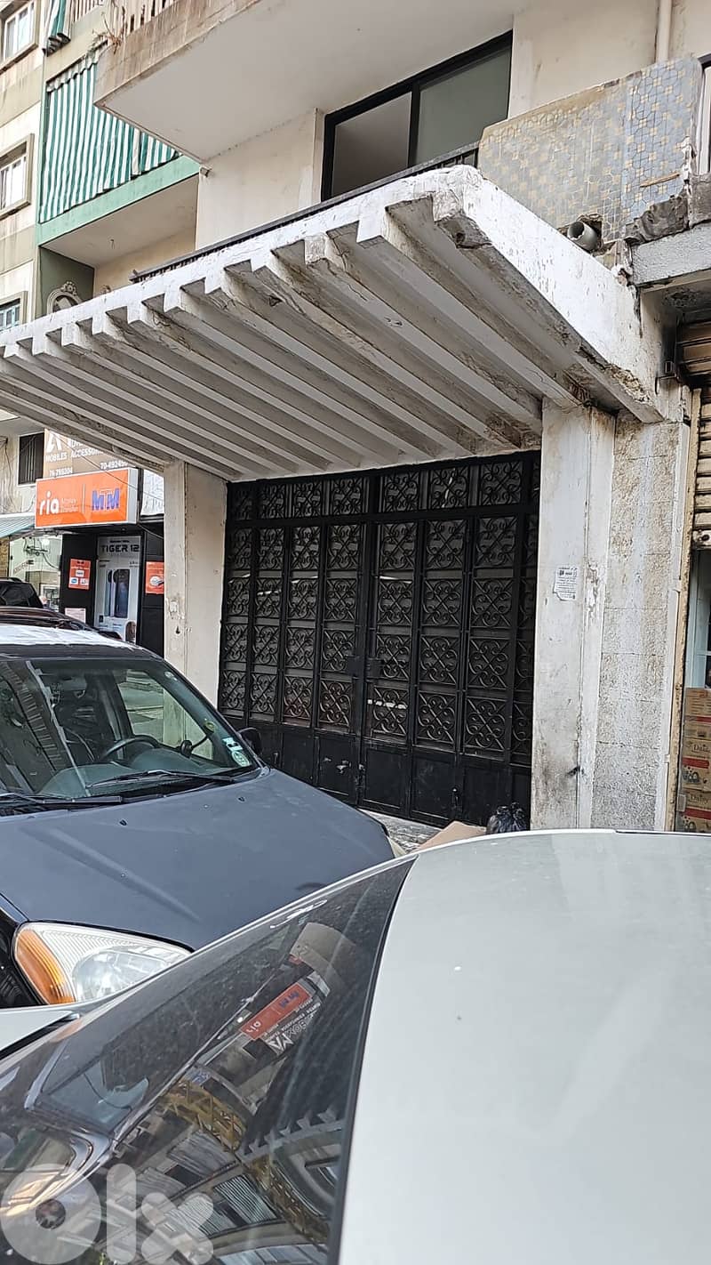 Warehouse in Saloume -Sin El Fil 500sqm 1 entrance 350,000$ 0