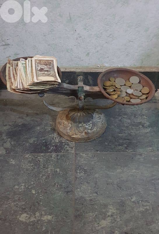 انتيك ميزان معدن و خشب 1