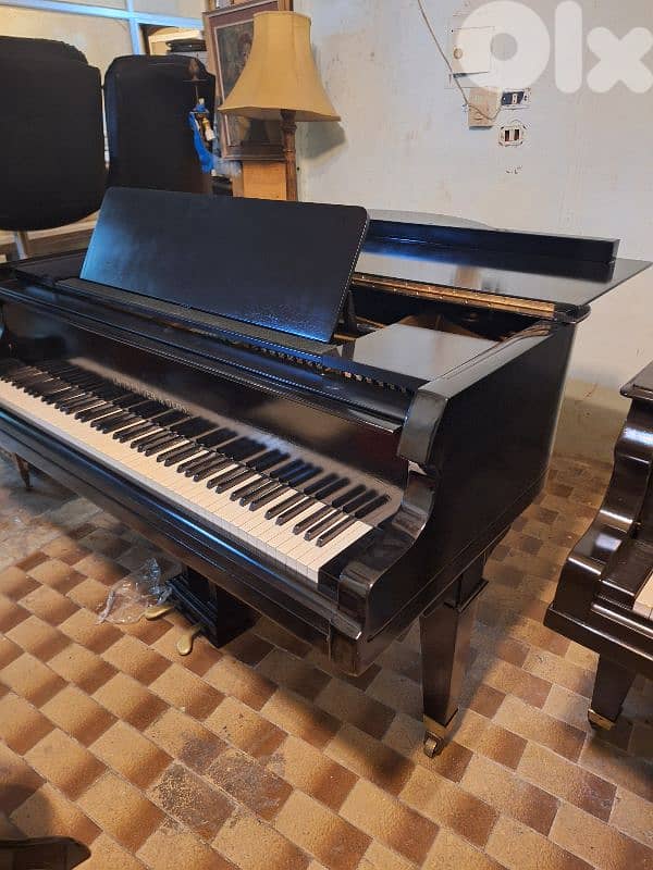 piano baby grand Germany lauberger gloss black colour beautiful sound 4