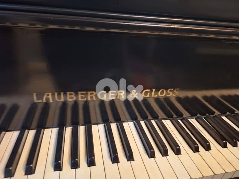 piano baby grand Germany lauberger gloss black colour beautiful sound 5