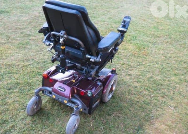 كرسي متحرك للمقعدين permobil 5