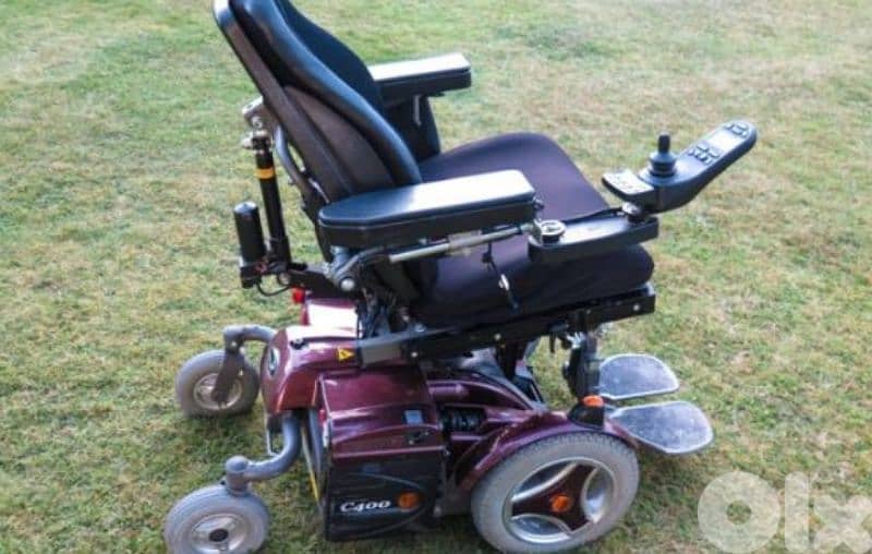 كرسي متحرك للمقعدين permobil 6