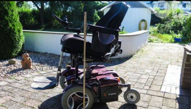 كرسي متحرك للمقعدين permobil 7