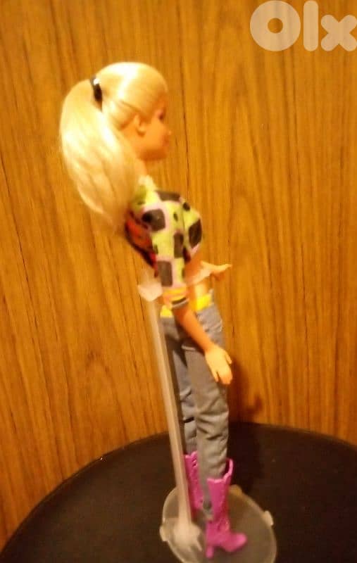 Barbie Mattel 2010 Great doll flexi legs in Outfit+Boots=24$ 2