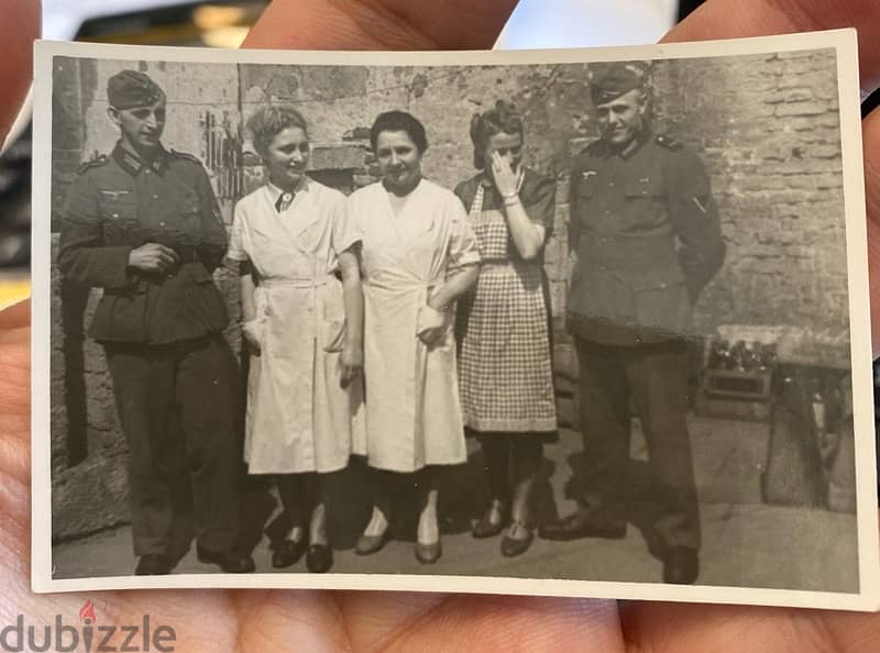 صورة نازي جنود المان مع ممرضات 0