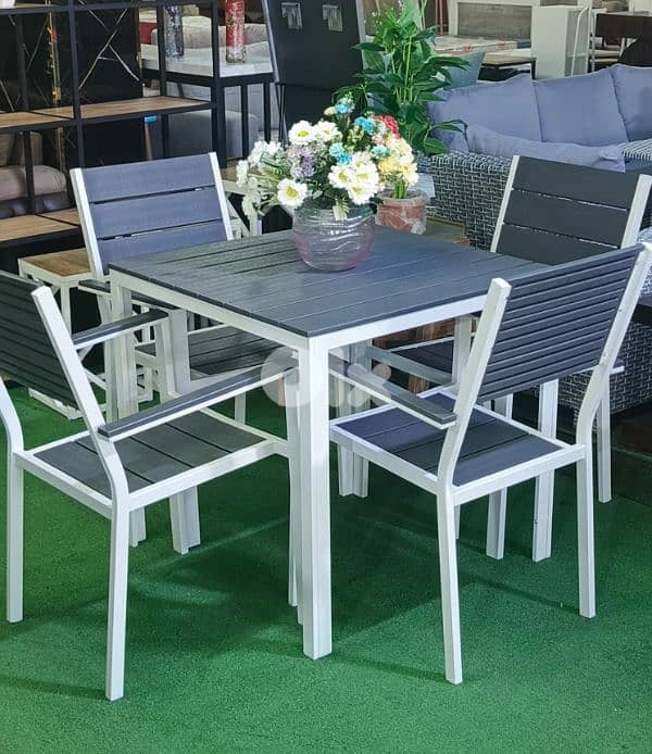 طاولة مع اربع كراسي Outdoor table 0
