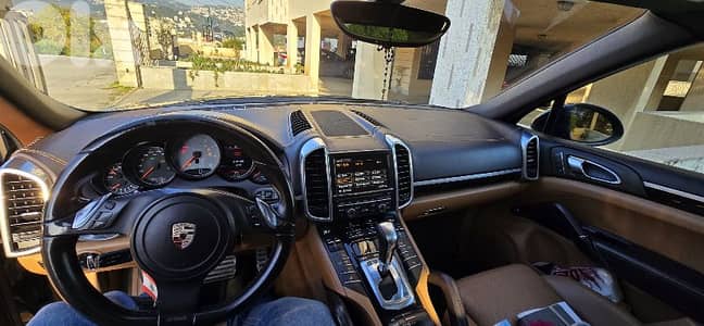 Porsche Cayenne S 2012 like new