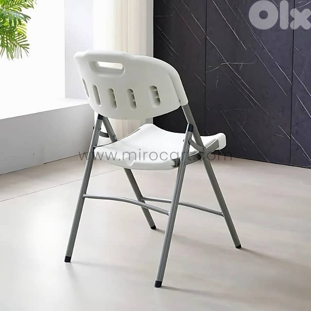 Heavy-Duty Foldable Dining Chair – 200kg, Steel Legs, Stackable 4