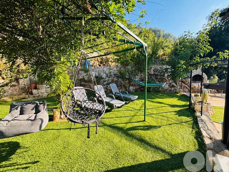 Land with an Old House in Chahtoul - أرض مع منزل قديم في شحتول 3