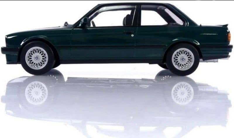 BMW 325i (E30) 1987 diecast car model 1;18. 2
