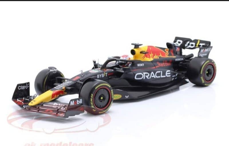 Max Verstappen Redbull RB19 (2023) diecast car model 1;18. 1