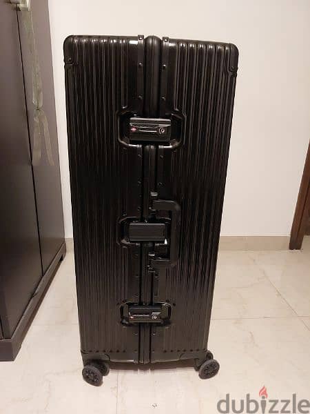 Luggage 28 Inch aluminium and polycarbonate 1