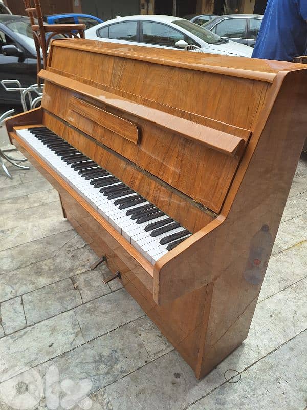 piano 7 octaves made in Germany tuning warranty 2