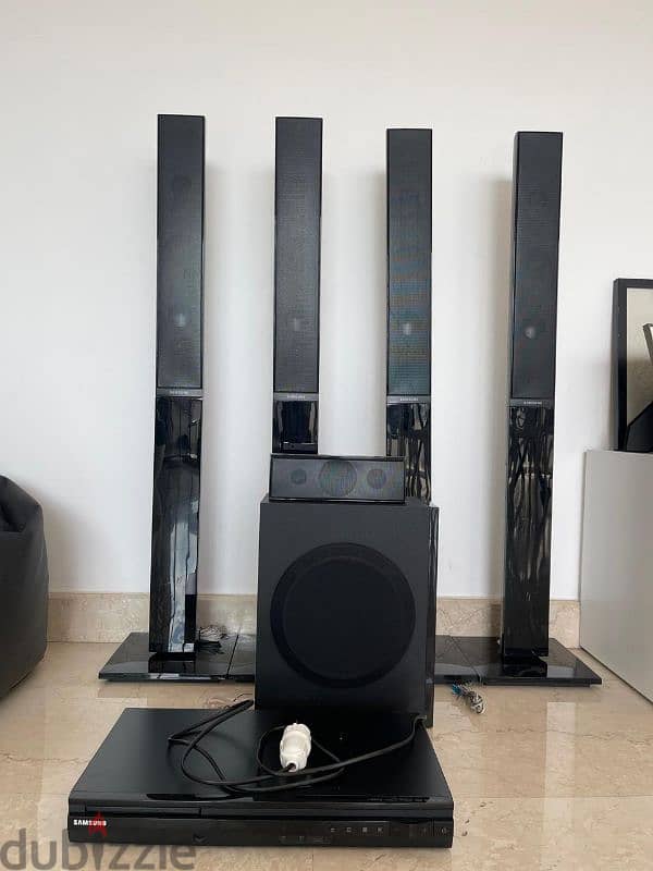 Samsung Audio System (Subwoofer, Centeal Speaker, Surround Speakers) 0