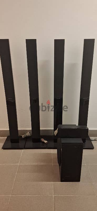 Samsung Audio System (Subwoofer, Centeal Speaker, Surround Speakers) 1