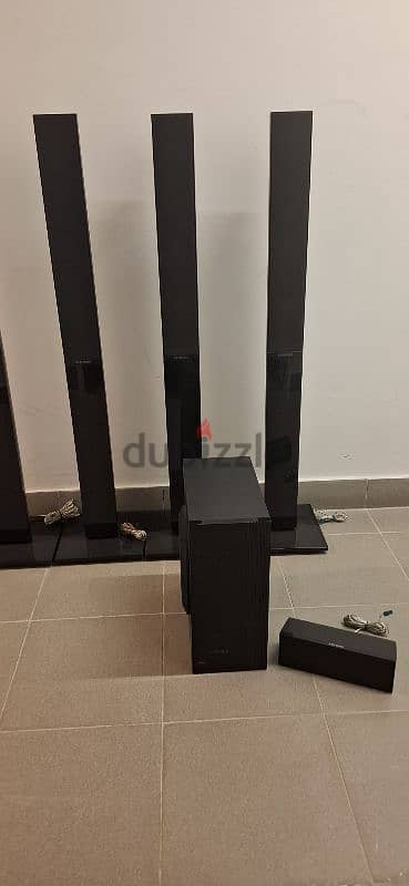 Samsung Audio System (Subwoofer, Centeal Speaker, Surround Speakers) 2