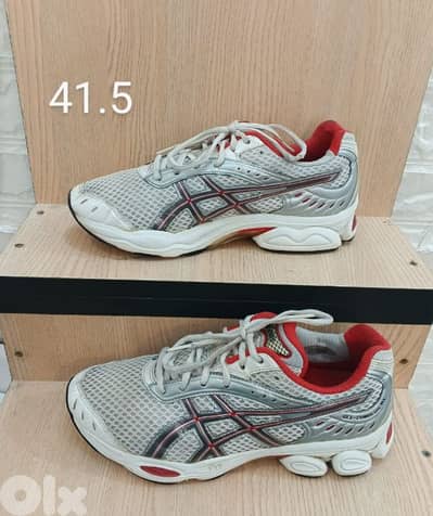 Asics shoes size 41.5