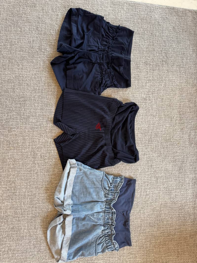 Collection of 15 maternity clothes (shorts, pants, dresses, skirts) 0