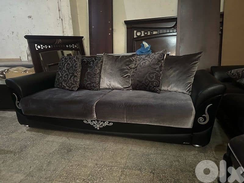 طقم كنبايات شغل istikbal تركي مع طاولة 0