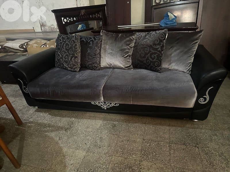 طقم كنبايات شغل istikbal تركي مع طاولة 2