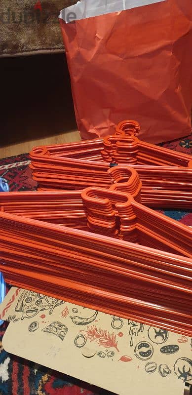 clothes hangers تعاليق تياب 0