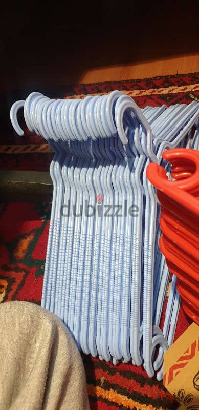 clothes hangers تعاليق تياب 1