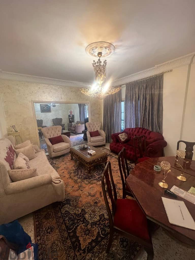 180 Sqm | Fully decorated apartment for sale in Ras el Nabeh 0