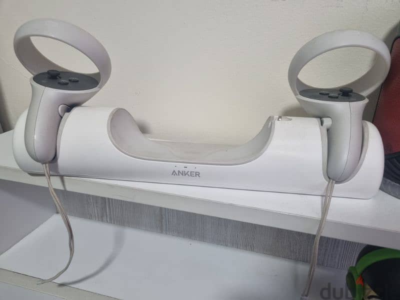 meta quest 2 with anger charger dock 2